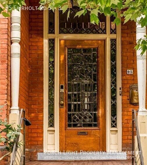 Building Photo - Absolute Show Stopper Victorian Apartment