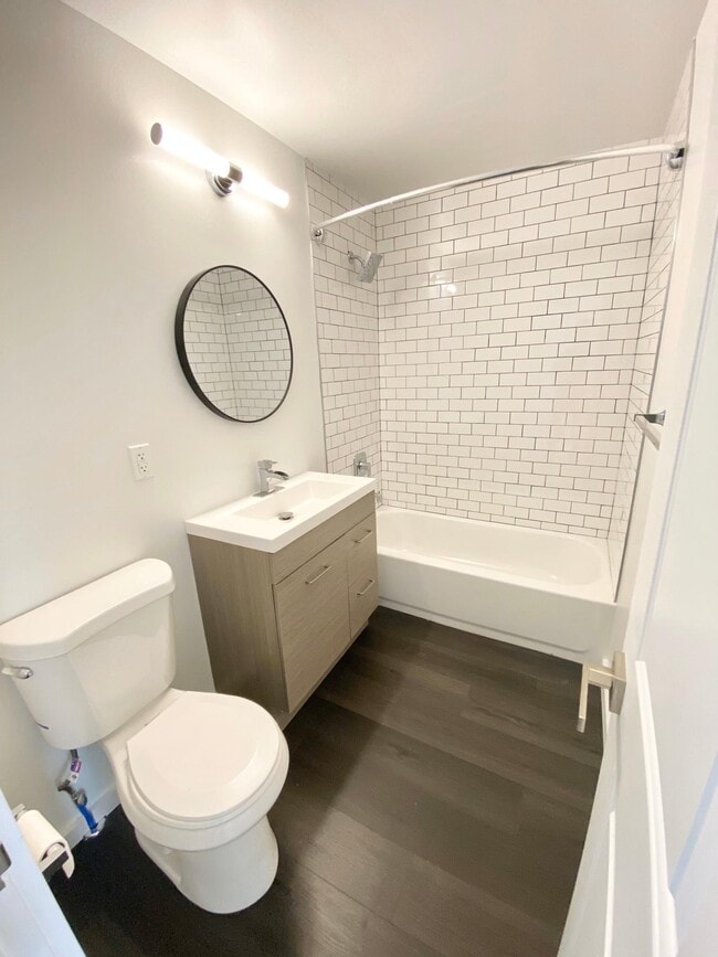 Building Photo - 4 Larsen St