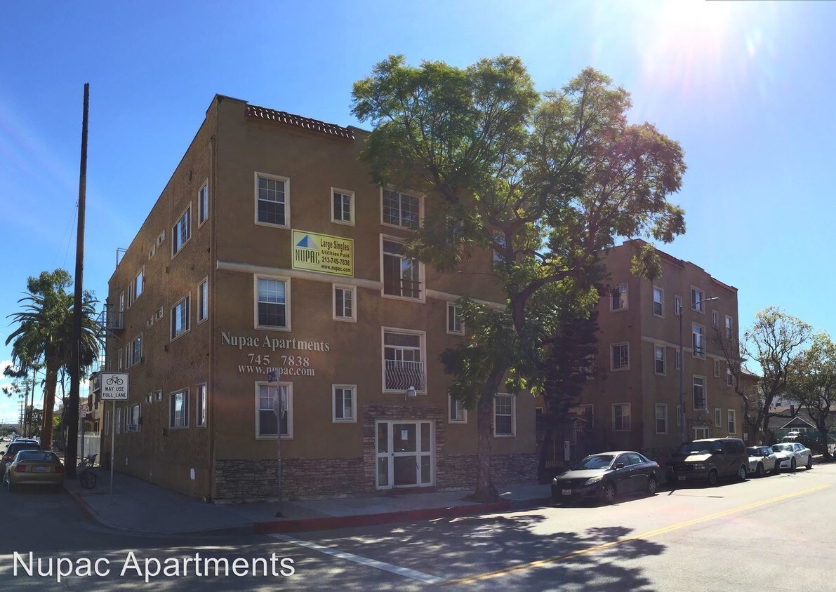 Primary Photo - 3006 Royal St
