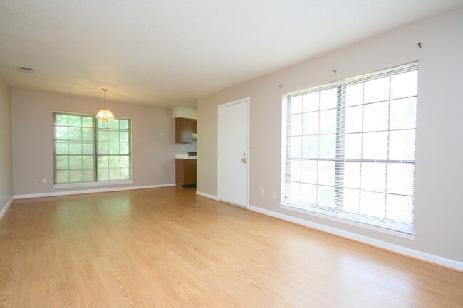 Building Photo - 111 Westscott Dr