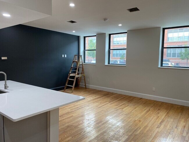 Building Photo - 75 Lubec St
