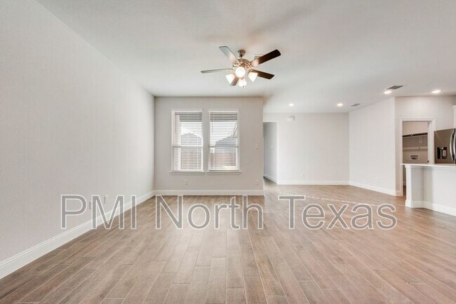 Building Photo - 909 Portina Dr