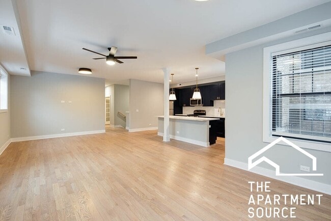 Photo - 4407 N Seeley Ave Apartment