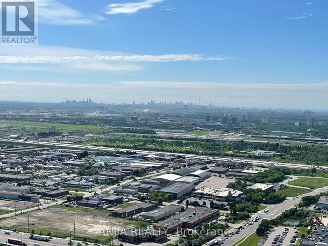 Building Photo - 950 Portage Pkwy