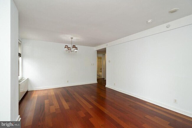 Foto del edificio - 219 S 18th St