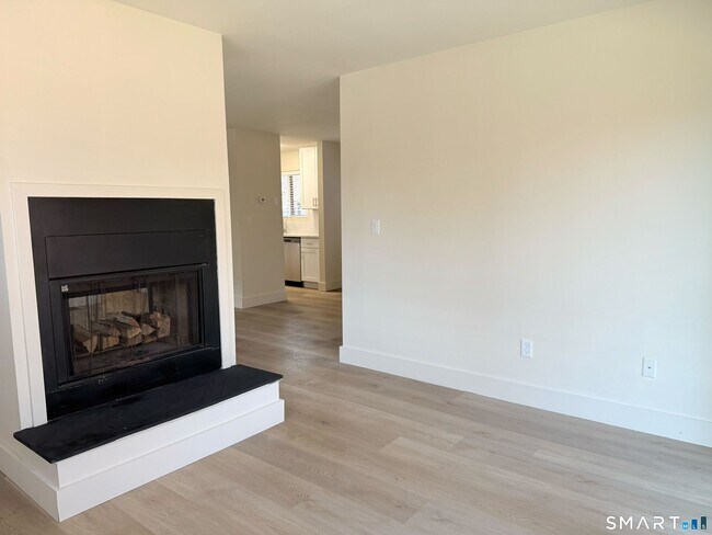 Foto del edificio - 108 Montoya Dr