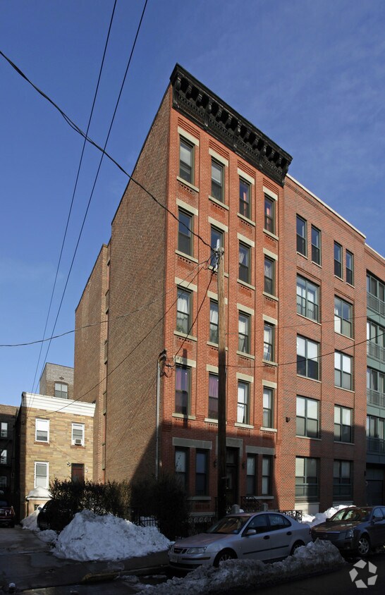 Primary Photo - 228 Montgomery St