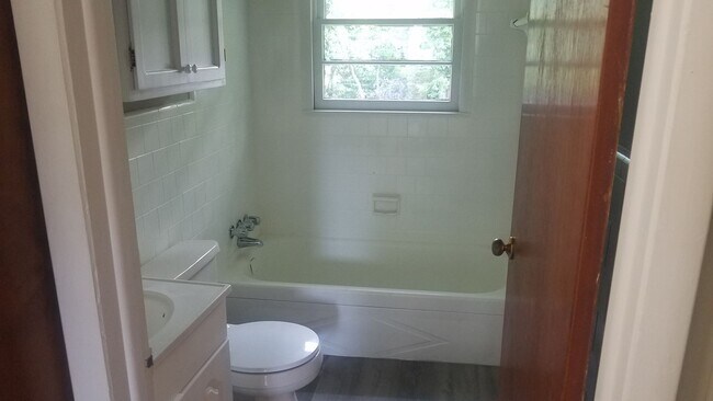 Building Photo - 2 Bedroom Home in Nashville!!