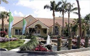 Building Photo - 3400 Pinewalk Dr N