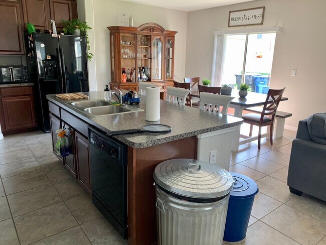 Building Photo - 4 br, 2.5 bath House - 17129 YELLOW PINE S...