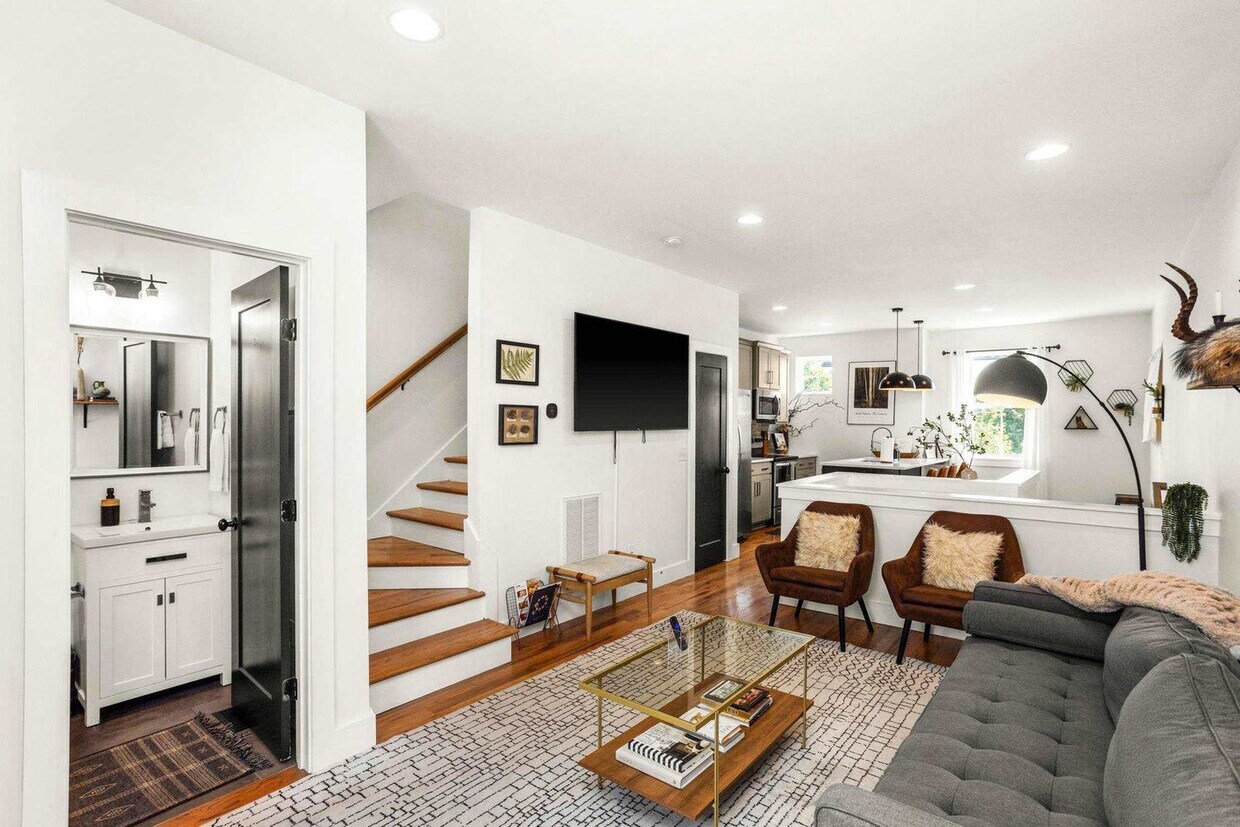 Foto principal - 4908I Delaware Ave