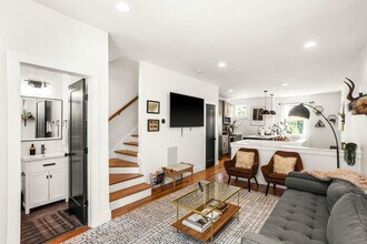 Building Photo - 4908I Delaware Ave