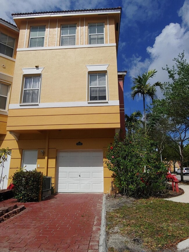 Building Photo - 3106 Shoma Dr