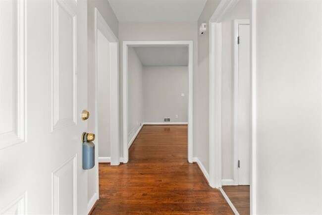 Foto del edificio - 2352 Elmwood Cir SE