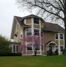 Building Photo - 636 21st St