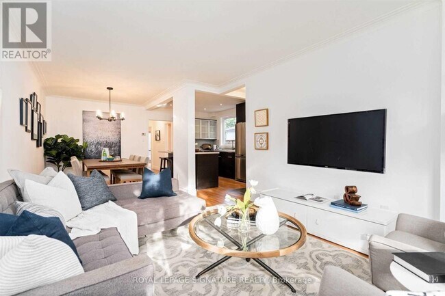 Photo du bâtiment - 349 Woodbine Ave