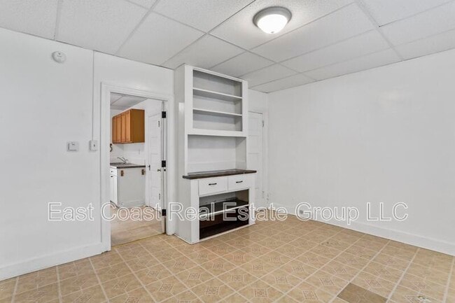 Building Photo - 207 N Mulberry St