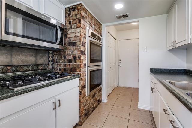 Building Photo - 641 Cambridge Dr