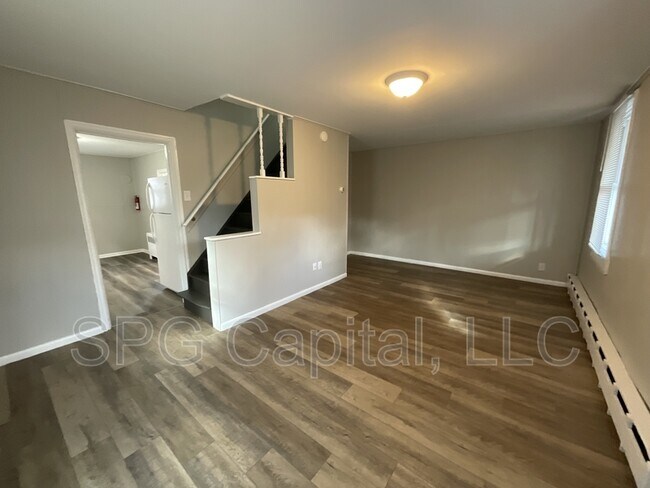 Building Photo - 401 E Neff Ave