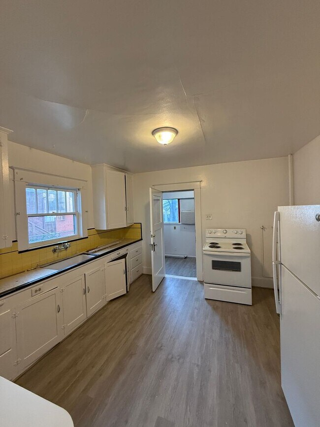 Foto del edificio - 332 Roberts St