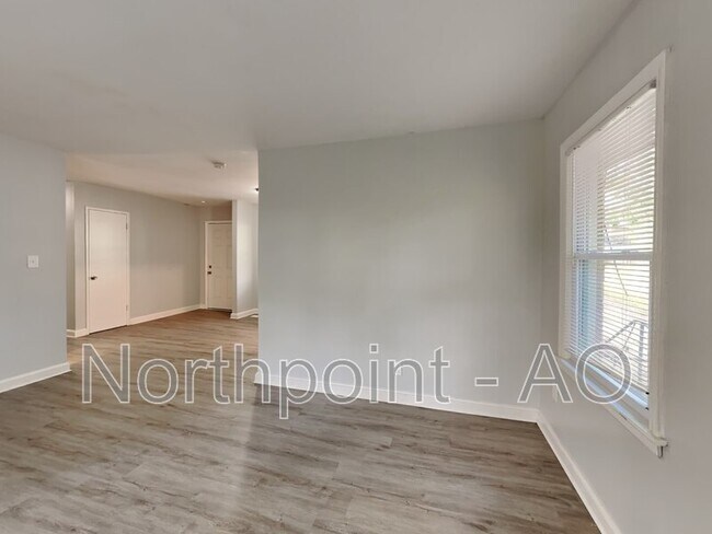 Building Photo - 2869 Catalina Dr