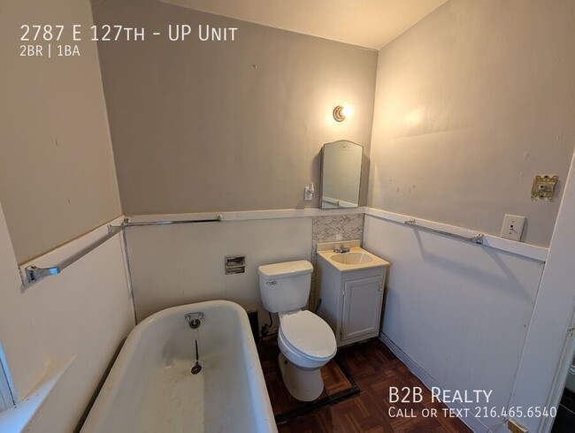 Building Photo - 2787 E 127th-UP Unit