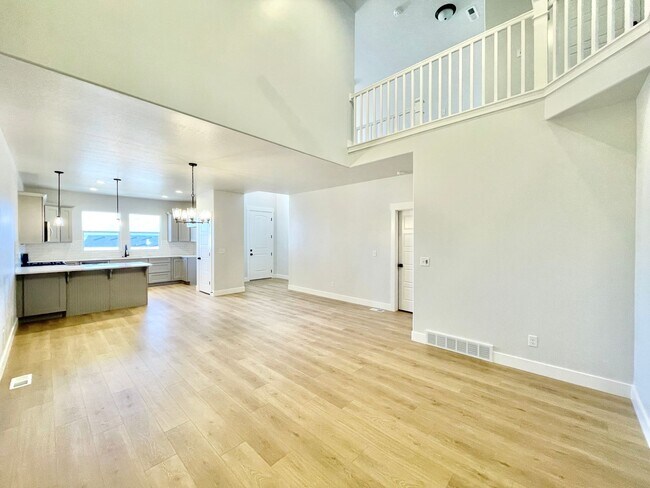 Foto del edificio - Beautiful Poolside Townhome at Mountain Ridge!