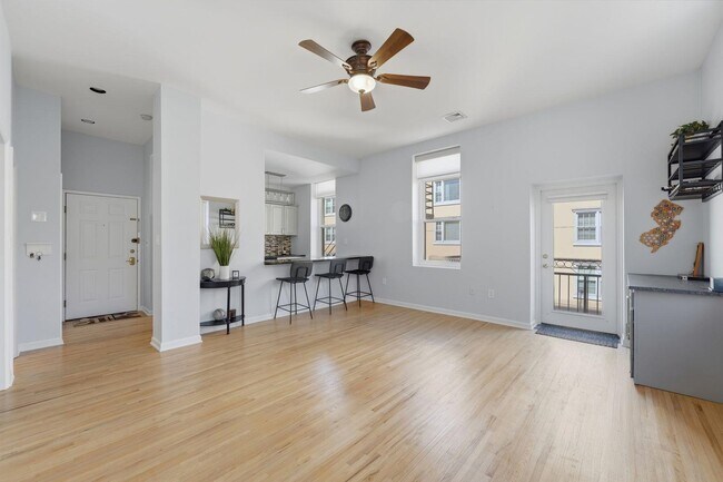 Foto del edificio - 818 Jefferson St