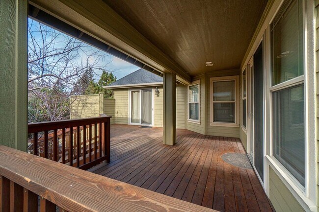 Foto del edificio - Craftsman home with many upgrades & RV Parking