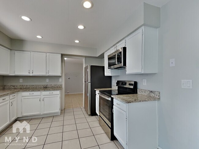 Building Photo - 11520 E Wier Ave