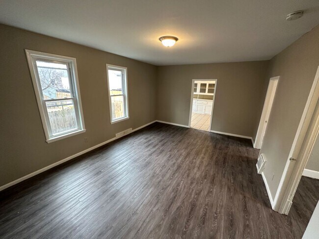 Foto del edificio - 2165 S 20th St. (Duplex)
