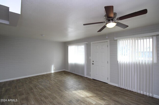Building Photo - 6044 N 21st Ave