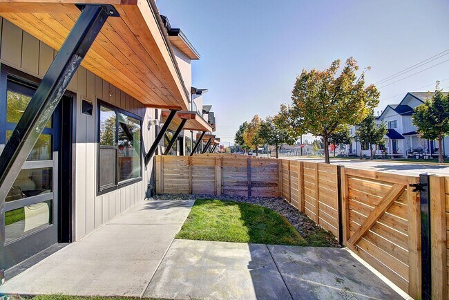 Foto del edificio - 1010 7th St E