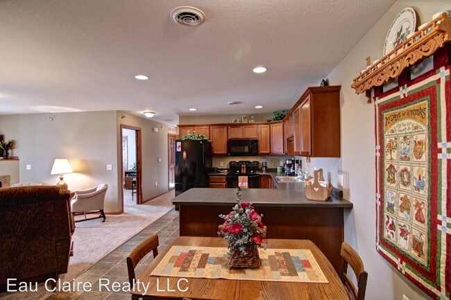 Building Photo - 1292 Parkland Dr