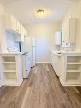 Building Photo - 1441 Wyandotte St E