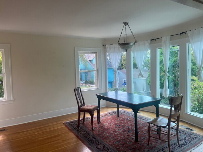 Foto del edificio - 1145 Grandview Dr