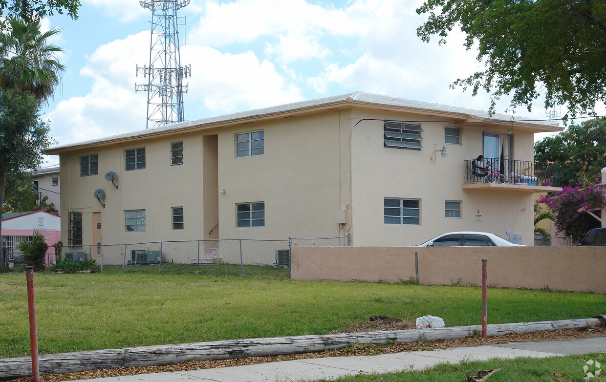 Foto del edificio - 1353 NW 5th St