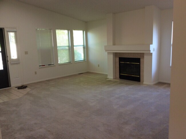 Foto del edificio - Beautiful Home in Brookdale Skyline Community!