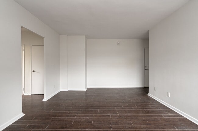 Building Photo - 612 Dawes Rd
