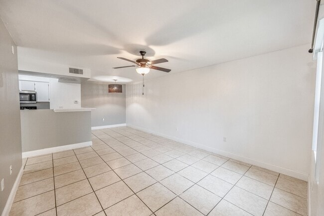 Building Photo - Beautiful 1bed / 1bath condo FOR RENT at B...
