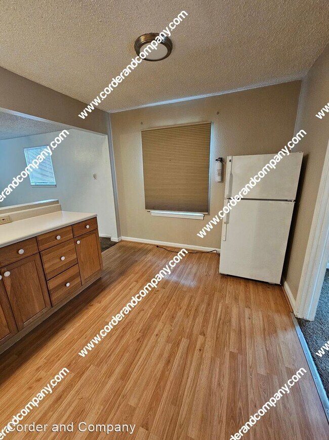 Building Photo - 2 br, 1 bath House - 9617 Guadalupe Trail NW