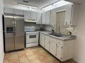 Building Photo - 1327 Riverside Cir