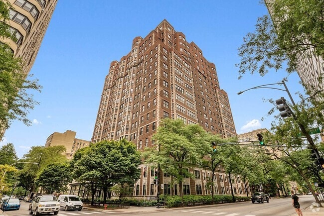 Building Photo - 3000 N Sheridan