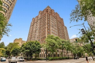 Building Photo - 3000 N Sheridan