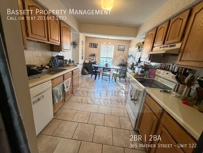 Building Photo - 365 Mather St