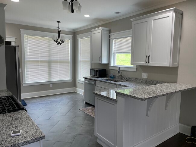 Foto del edificio - 102 Cinder Nook Dr