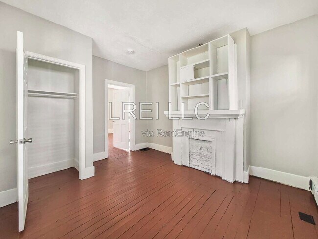 Building Photo - 210 N 38th St