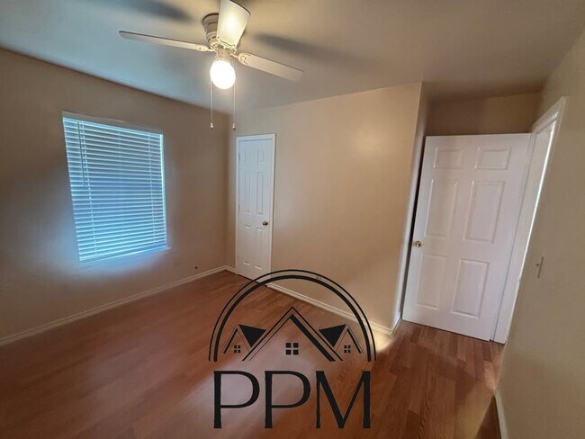 Foto del edificio - 901 Everitt St