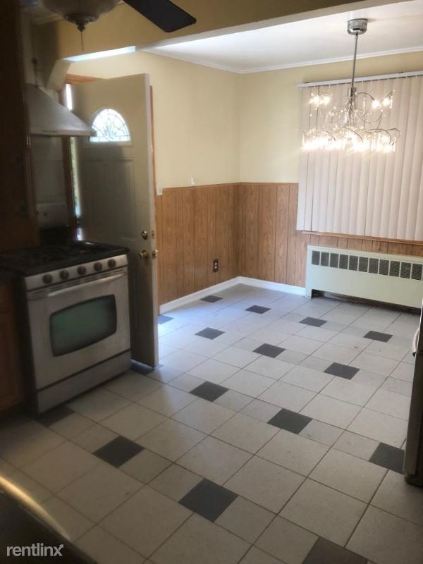 Foto del edificio - 4 br, 2 bath House - 65 Sycamore Ave