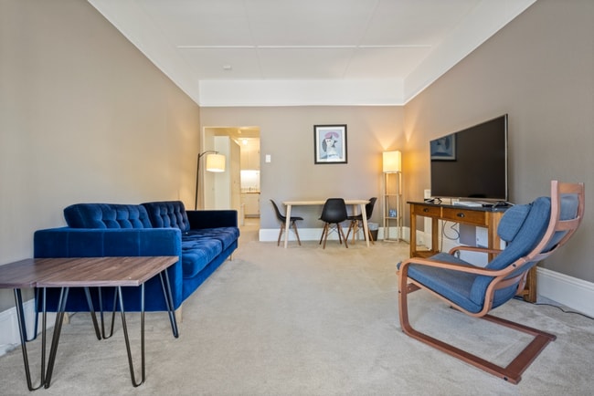 Building Photo - 1 Bed, 1 Bath Ground Floor Unit in Incredible Location w/ Flexible Lease Terms